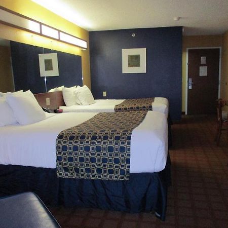 Quality Inn & Suites Watertown Fort Drum Calcium Exteriér fotografie