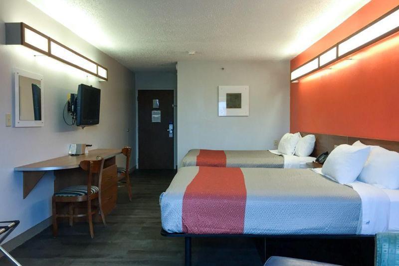 Quality Inn & Suites Watertown Fort Drum Calcium Exteriér fotografie
